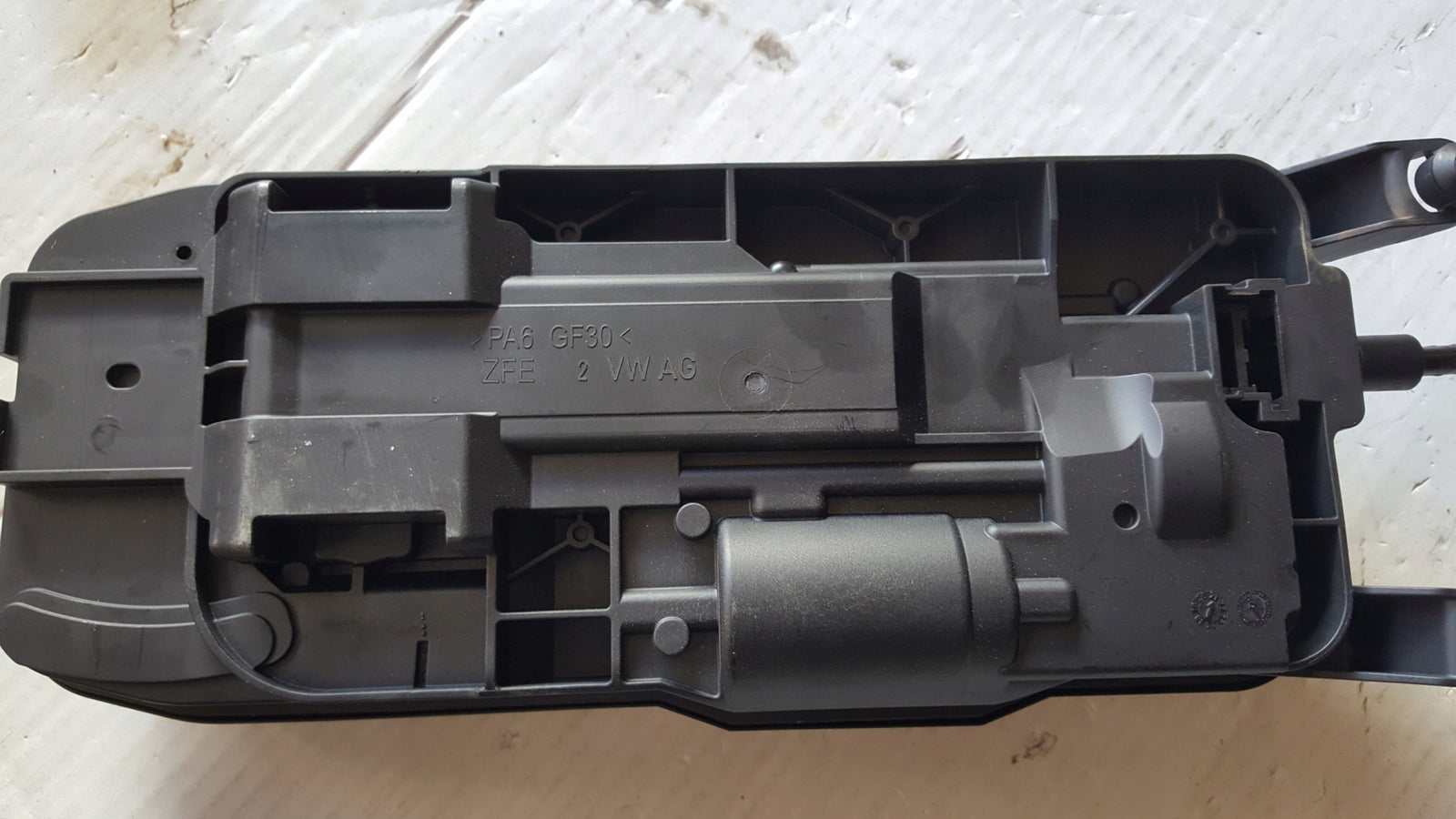 Mechanizm wybierak biegów VW AUDI 5WA713033BA demontaż