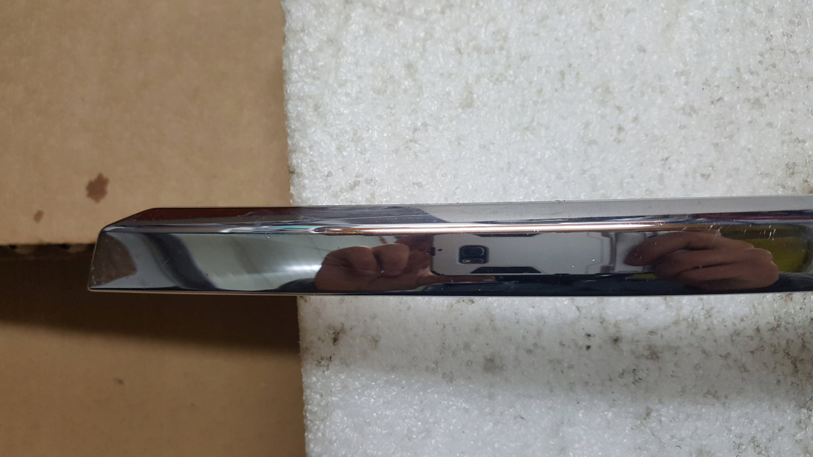 AUDI A6 C6 LIFT 08- OZDOBNA LISTWA CHROM ZDERZAKA PRZÓD LEWA 4F0853065
