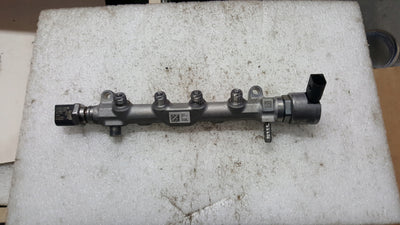 LISTWA WTRYSKOWA ZAWÓR AUDI VW SEAT SKODA 1.6 2.0 TDI 04L125A KOMPLET