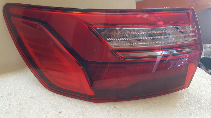 Lampa LED lewy tył AUDI A4 (B9) LIFT kombi 8W9945069AA demontaż