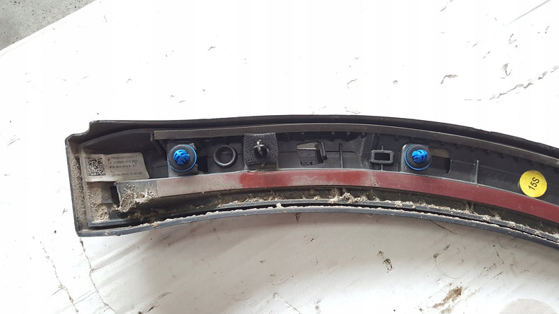 Listwa błotnika prawy tył AUDI Q2 81A853818A