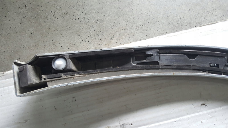 Listwa błotnika prawy tył AUDI Q5 80A853818A demontaż