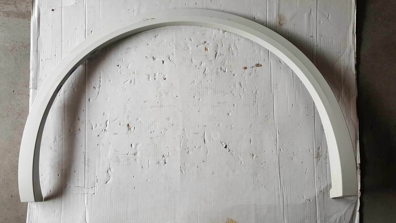 Listwa błotnika prawy tył VW TOUAREG 3 760853818C