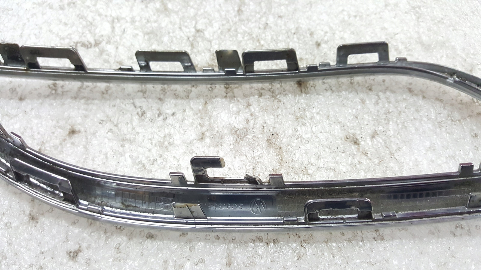RAMKA CHROM ZDERZAKA L VW GOLF VII KOMBI 5G9853209 demontaż