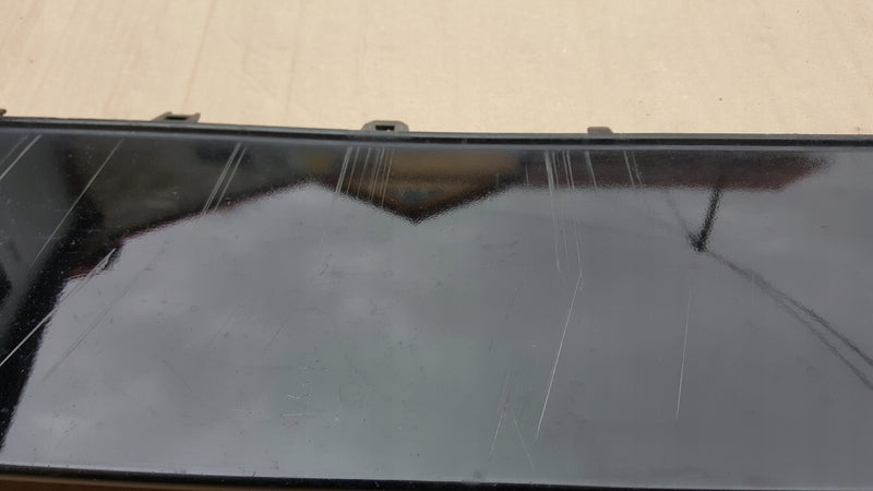 Spoiler dokładka zderzaka przedniego AUDI A4 (B9) 8W0807717B demontaż