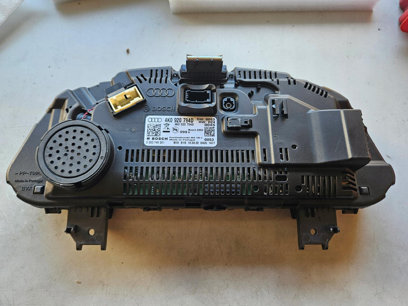 Licznik zegary virtual LCD AUDI Q5 80A920771B IDEAŁ