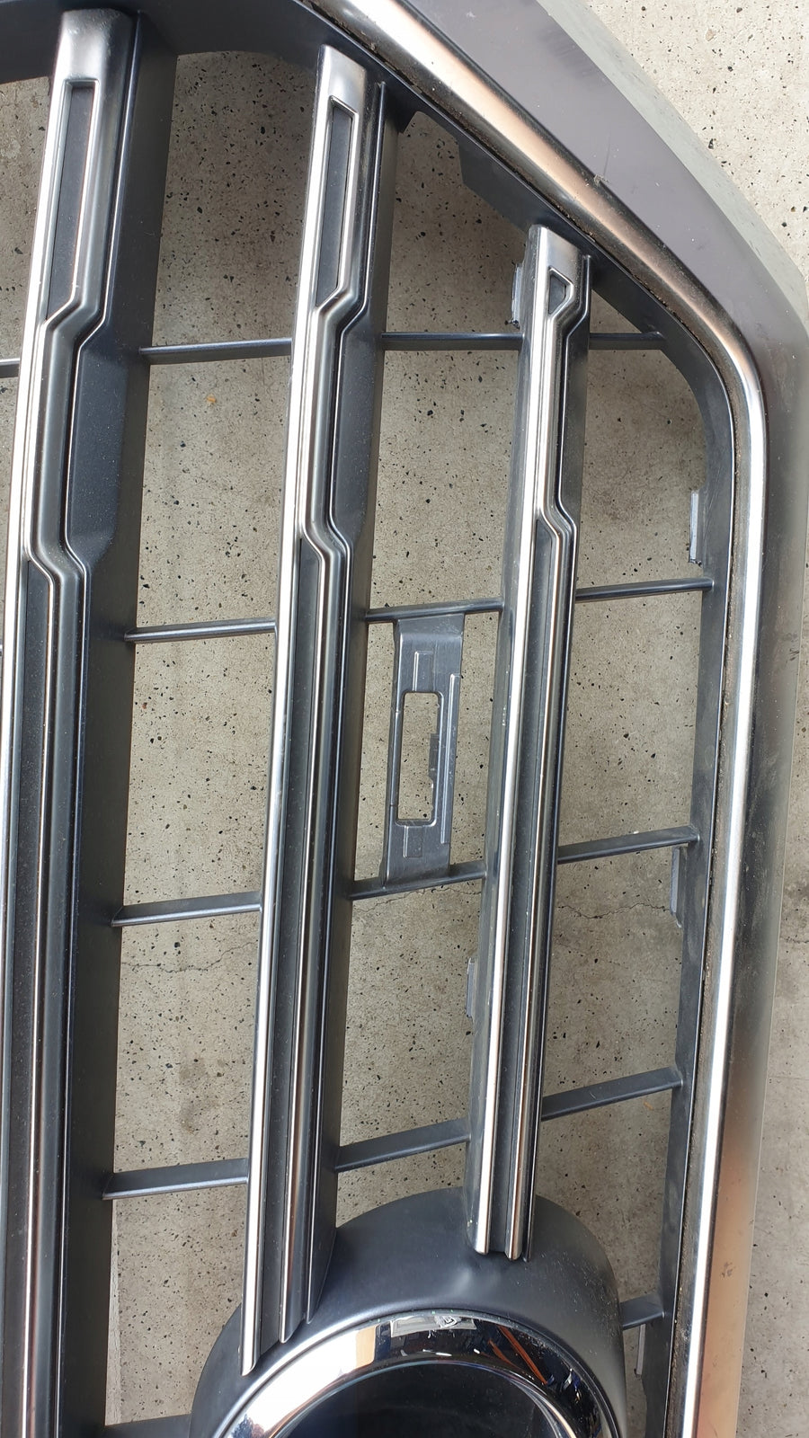 Atrapa gril Audi SQ7 4M0853651 ORYGINAŁ