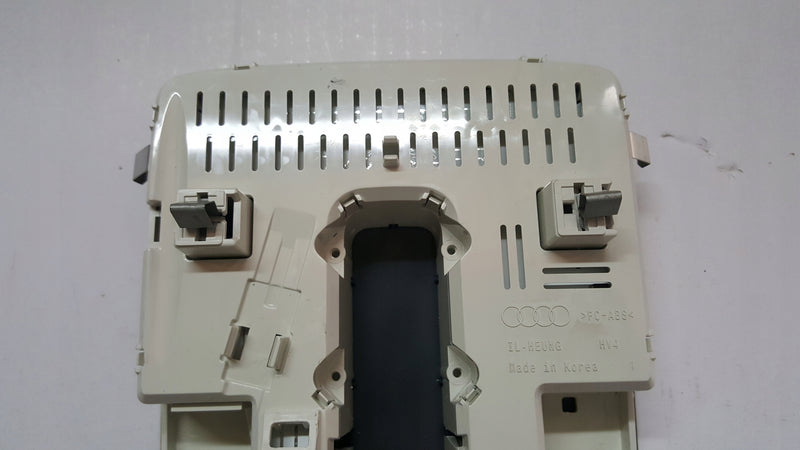 Lampka podsufitki AUDI A3 8Y0947135E AZ3 demontaż