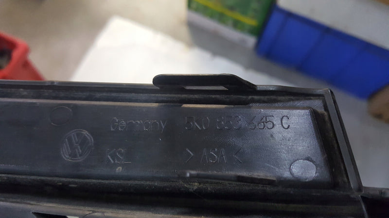Kratka zderzaka lewy przód VW GOLF VI GTI 5K0853665C demontaż