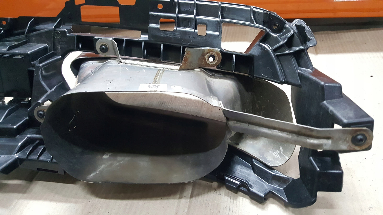 AUDI A4 B9 ALLROAD UCHWYT MOCOWANIE 8W9807347 Z KOŃCÓWKĄ 8W0253825M