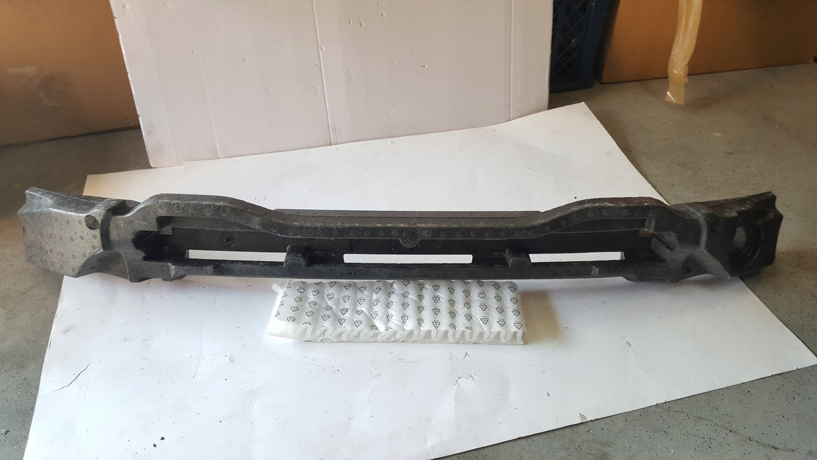 Absorber pianka zderzaka przedniego SKODA FABIA 6VA807248A demontaż