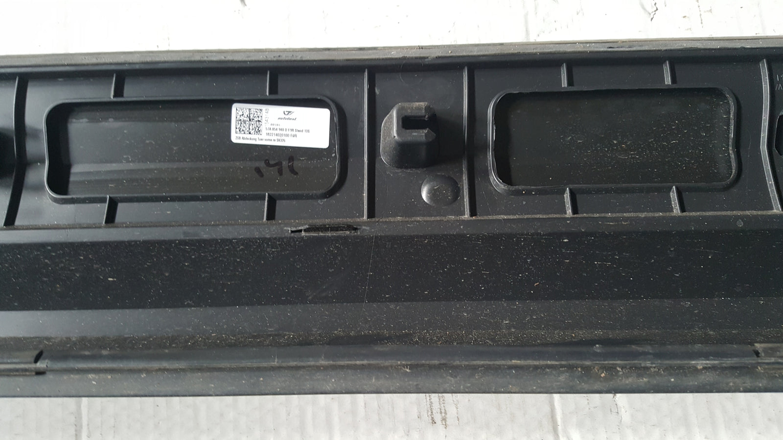 Listwa drzwi prawy przód SKODA KAROQ 57A854940D