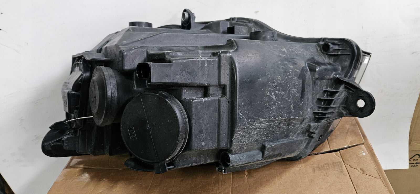 Prawy reflektor T 6.1 Multivan 7L1941006B 2019r IDEAŁ