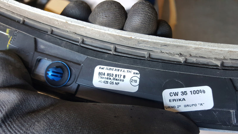Listwa błotnika lewy tył AUDI Q5 80A853817B demontaż