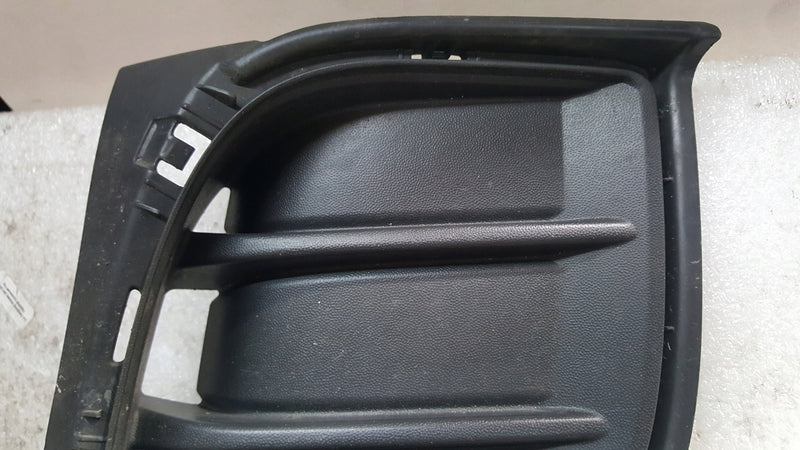 Kratka zderzaka prawy przód VW ID.4 11A807820 demontaż