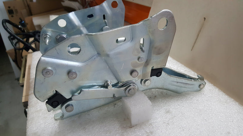 NOWE ORYGINALNE zawiasy maski L+P VW TOURAN 5TA823301D 5TA823302D