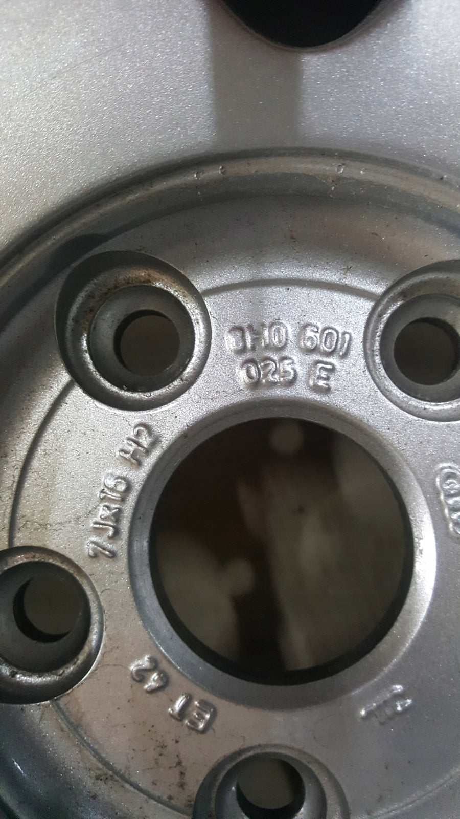 Felgi aluminiowe Audi VW Skoda Seat 7Jx16'' 5x112 ET42 8H0601025E