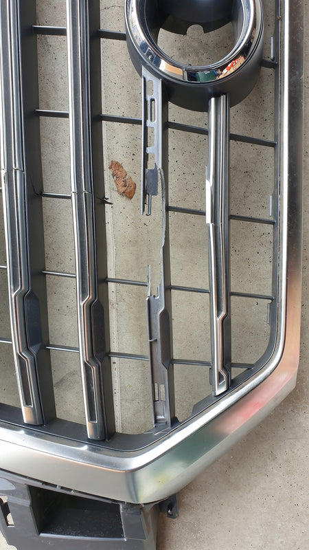 Atrapa gril Audi SQ7 4M0853651 ORYGINAŁ