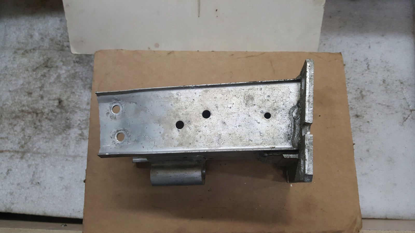 Strefa zgniotu odbój podłużnica prawy przód A4 B8 A5 8T lift 8K0807134D