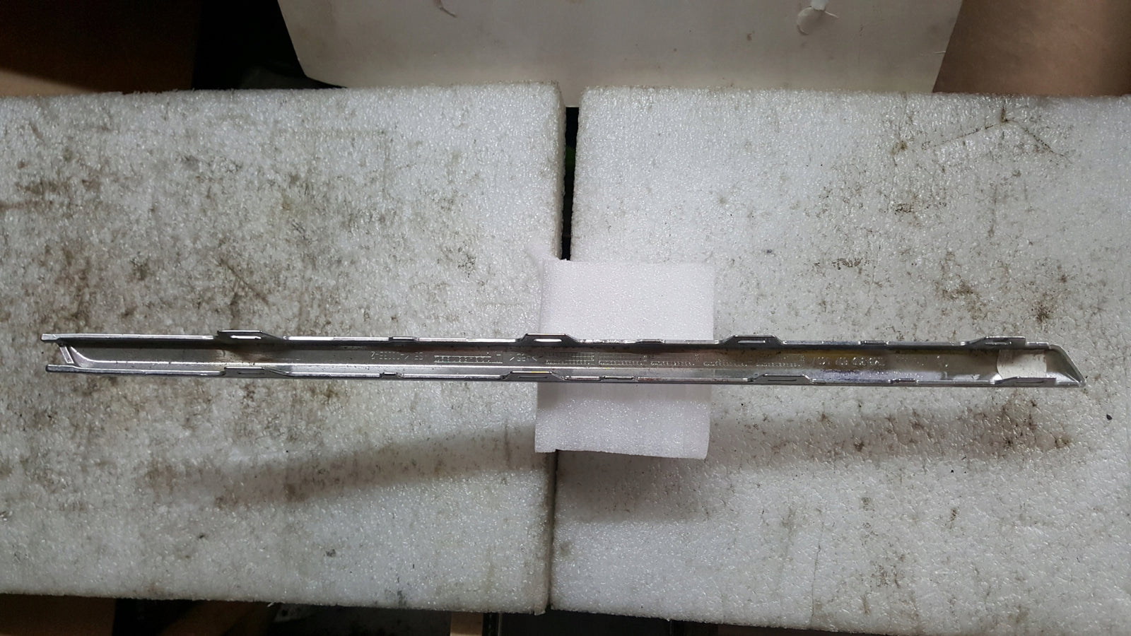 Listwa Zderzaka Tył VW Passat B6 3C9807460A