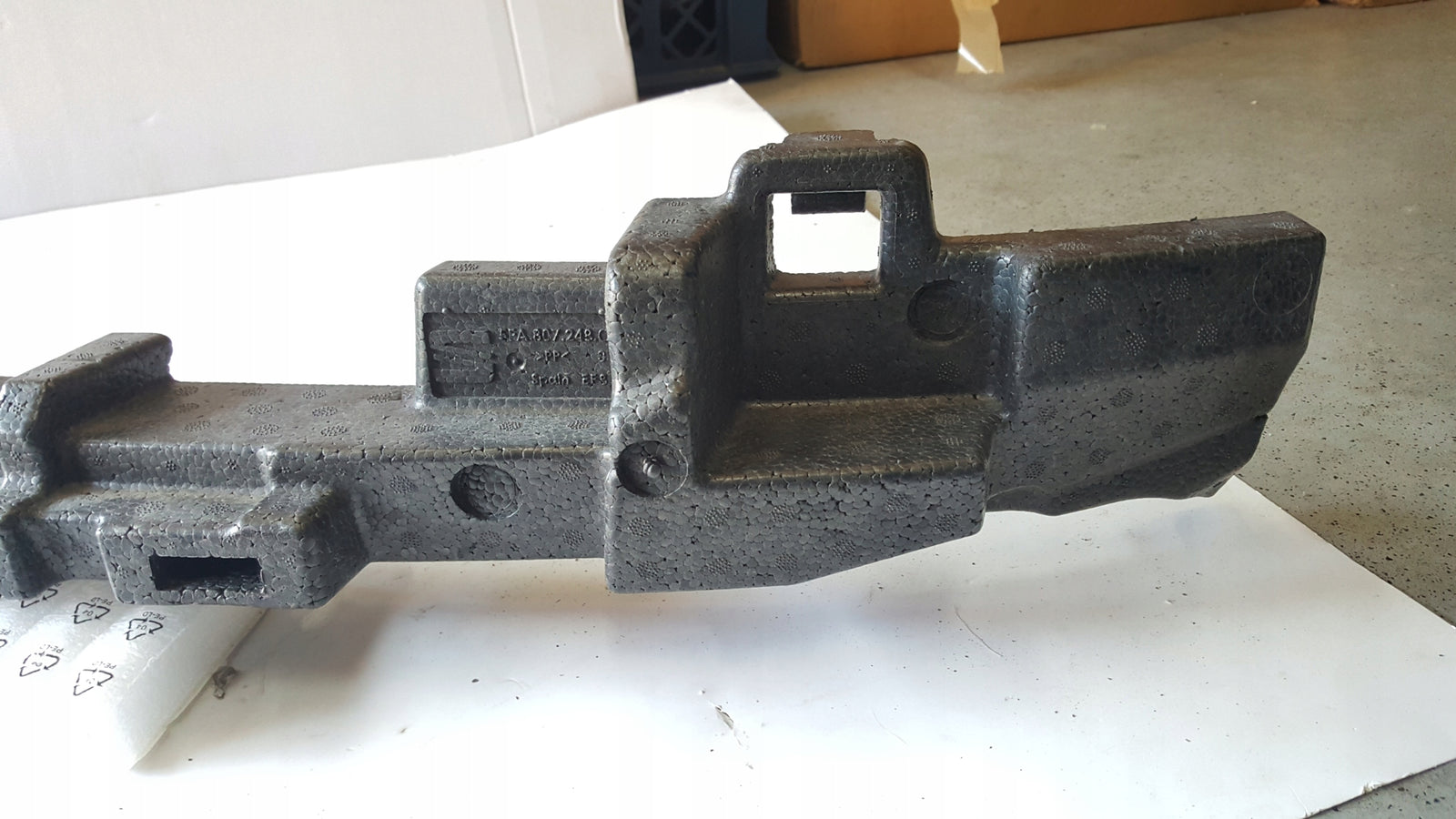 Absorber pianka zderzaka przedniego SEAT LEON 5FA807248C demontaż