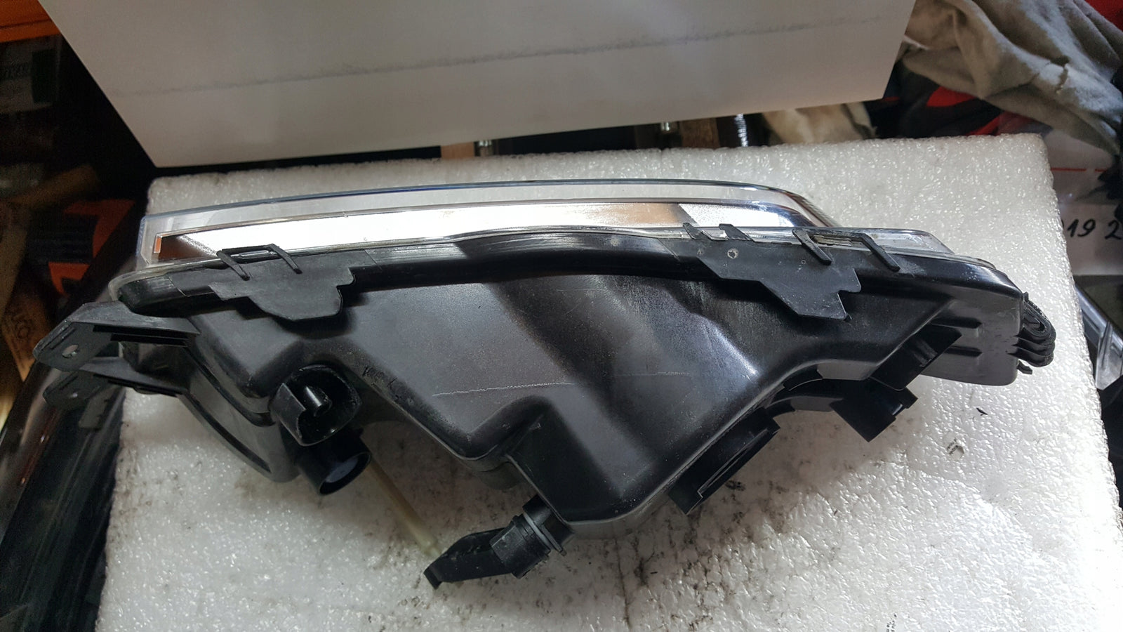 Lewy halogen SKODA OCTAVIA 5E0941701D demontaż