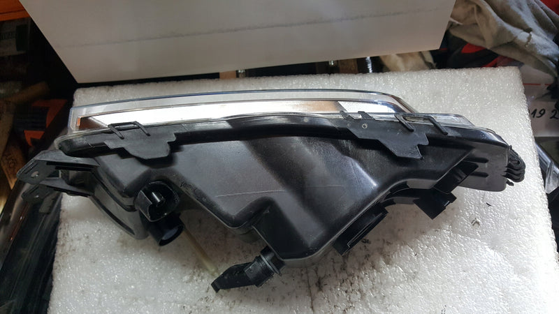 Lewy halogen SKODA OCTAVIA 5E0941701D demontaż