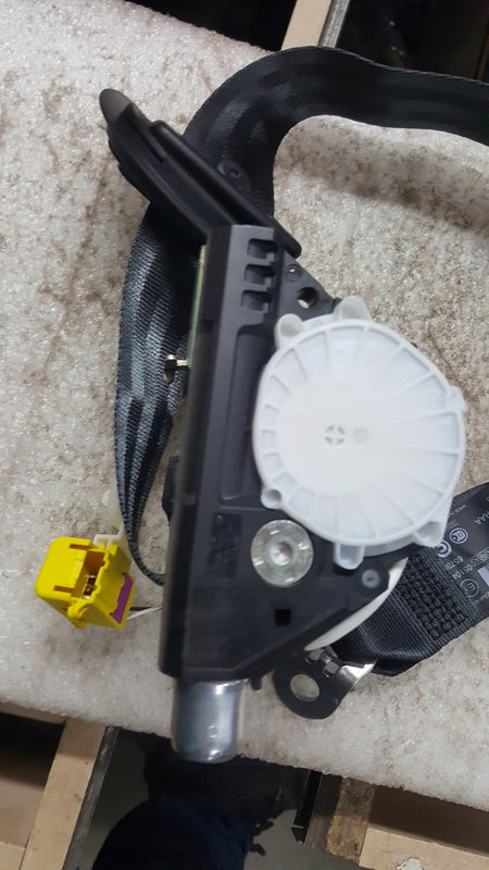 PAS BEZPIECZEŃSTWA NAPINACZ PRAWY PRZÓD VW PASSAT B6 3C1857706R