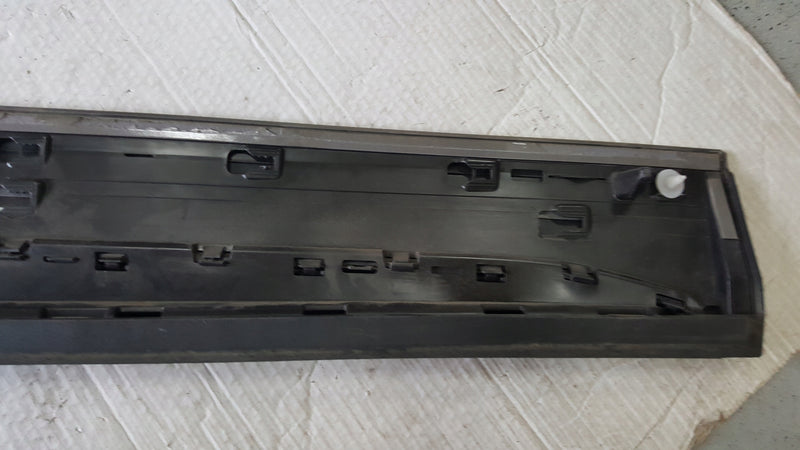 Listwa drzwi lewy przód AUDI Q5 80A853959A demontaż
