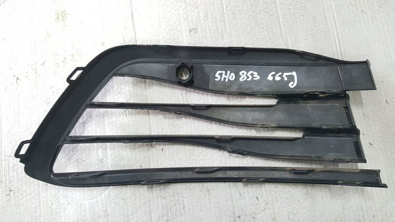 Kratka zderzaka lewy przód VW GOLF VIII 5H0853665J demontaż