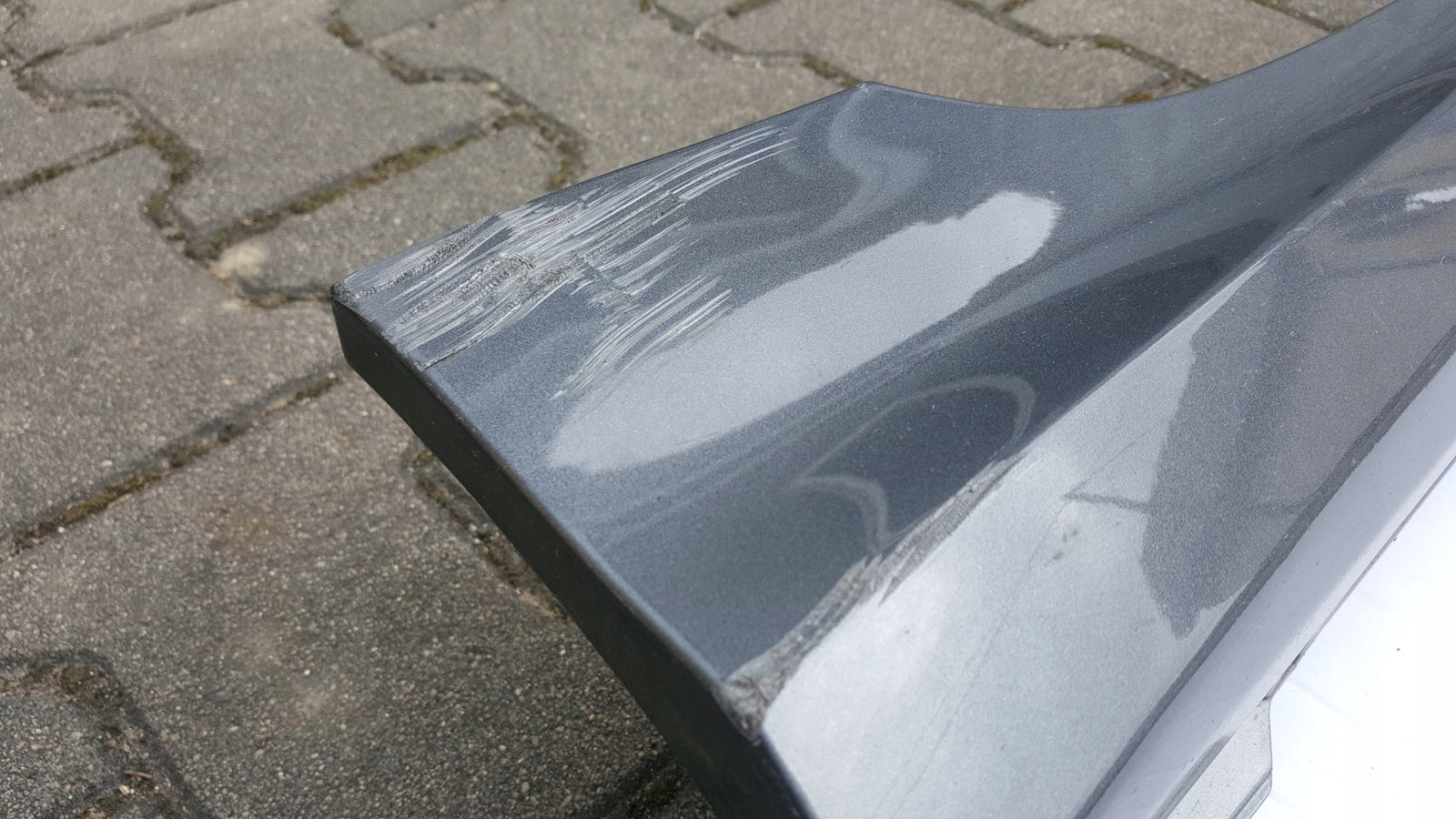 Listwa progowa prawa strona AUDI A6 (C8) S-LINE 4K0853856A demontaż