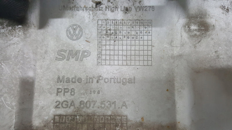 Dokładka spoiler zderzaka przedniego VW T-ROC 2GA807531A demontaż