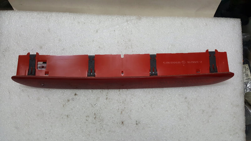 Trzecie światło stop VW GOLF VII TIGUAN SEAT TARRACO 5K0945087D demontaż