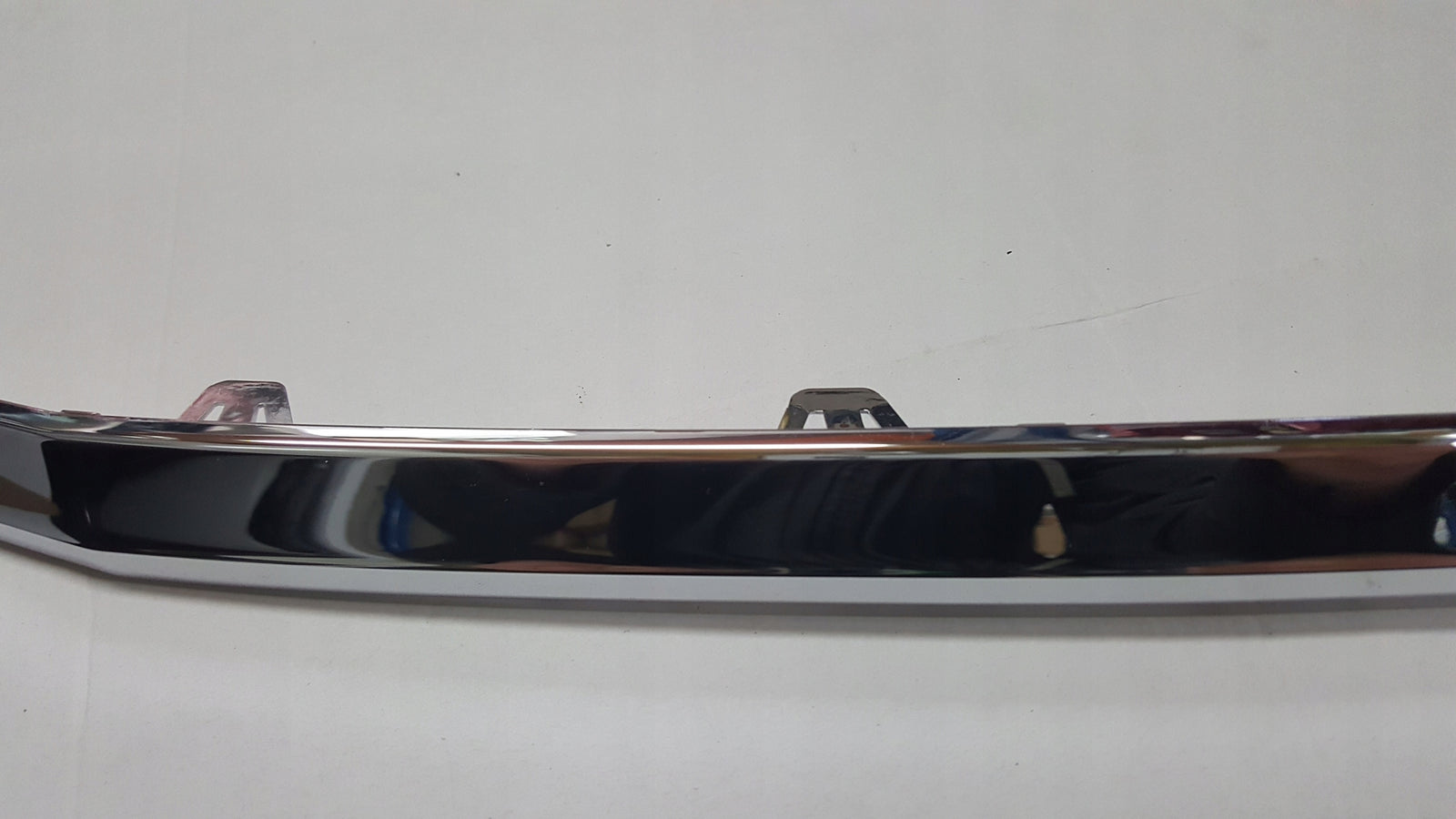 NOWA ORYGINALNA listwa chrom grilla przód prawa strona VW T6 7LA853764