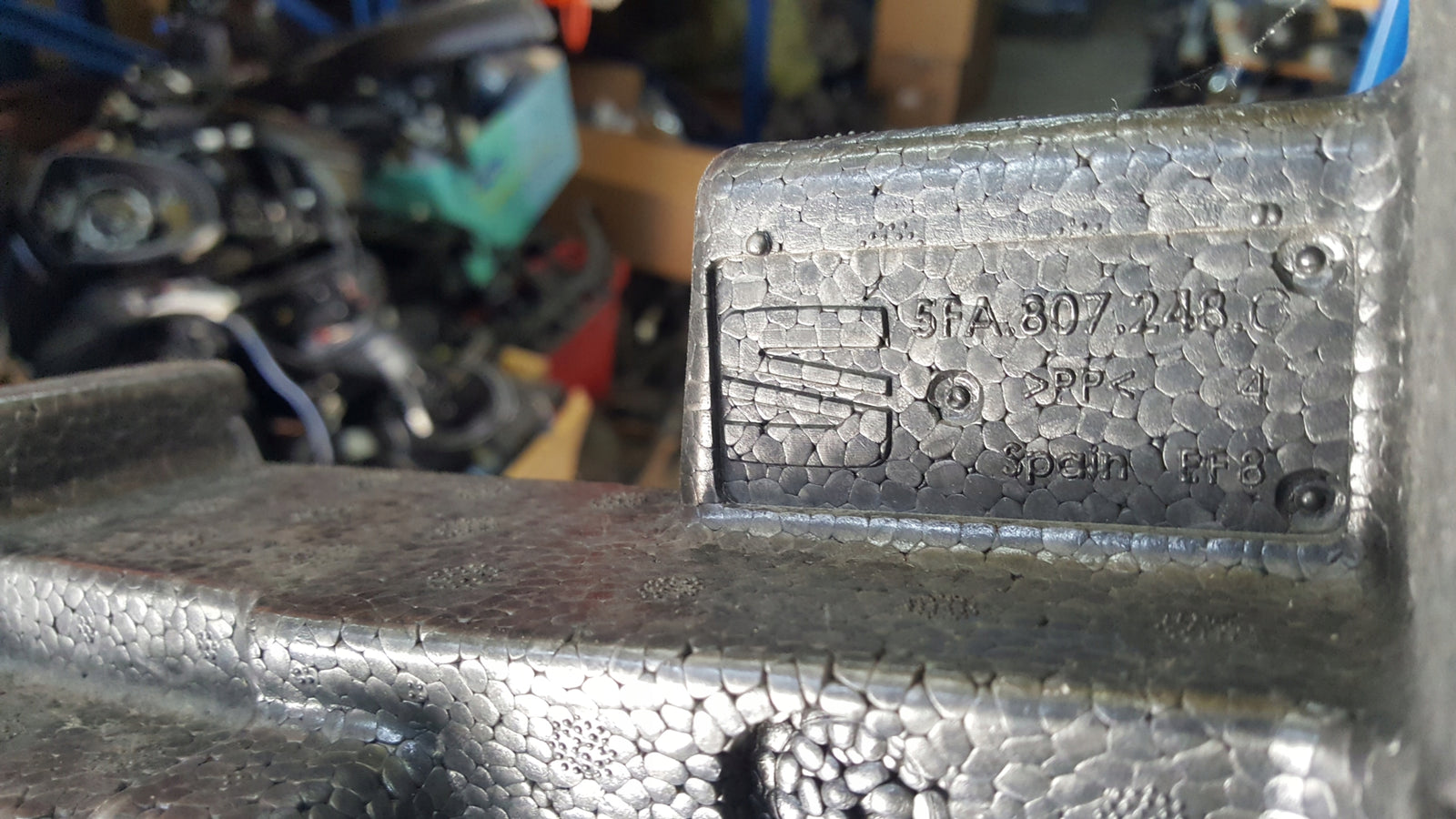 Absorber pianka zderzaka przedniego SEAT LEON 5FA807248C demontaż