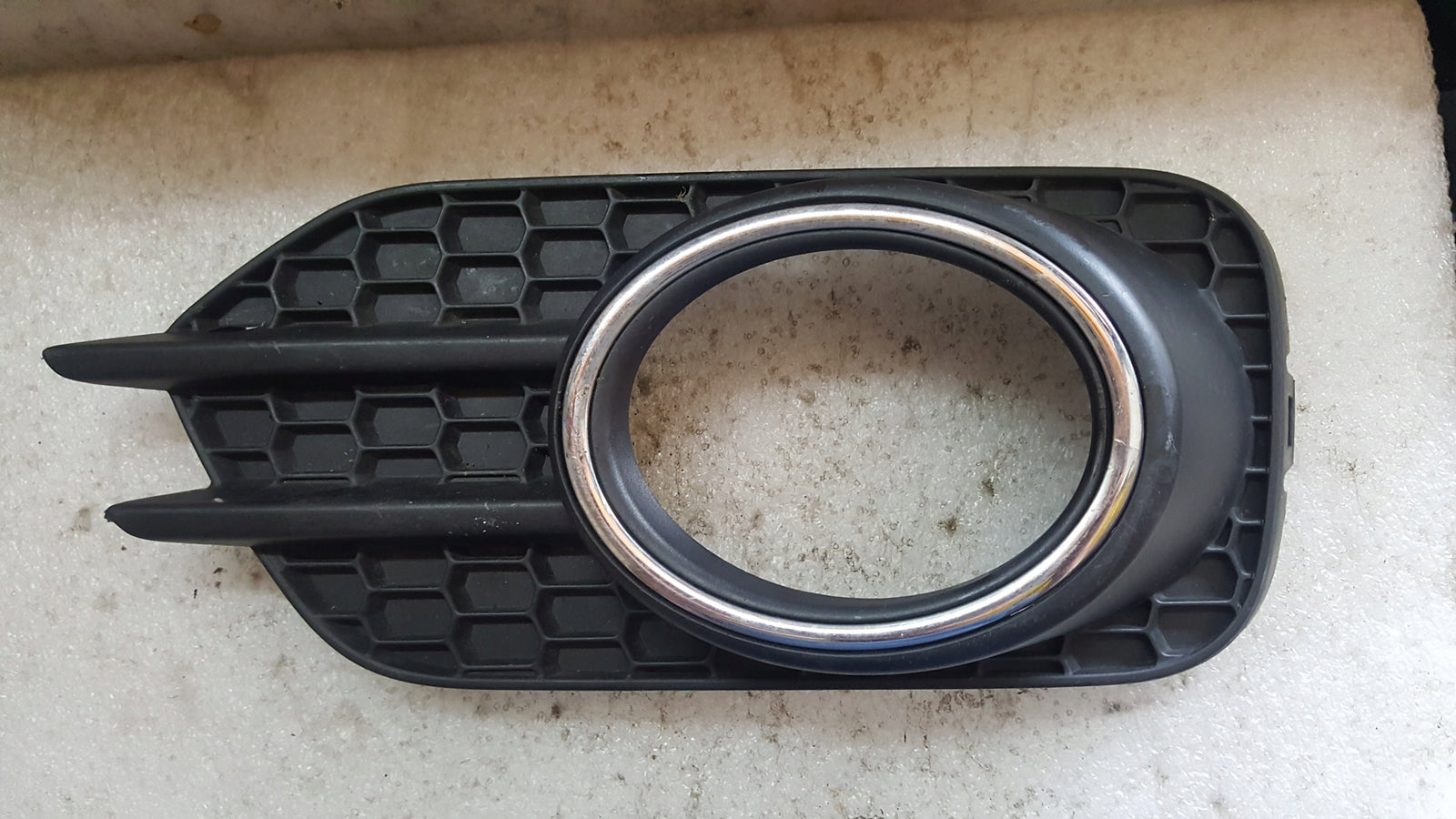VW TIGUAN I LIFT CROSS KRATKA ZDERZAKA ZAŚLEPKA PRZÓD PRAWA 5N0853666J