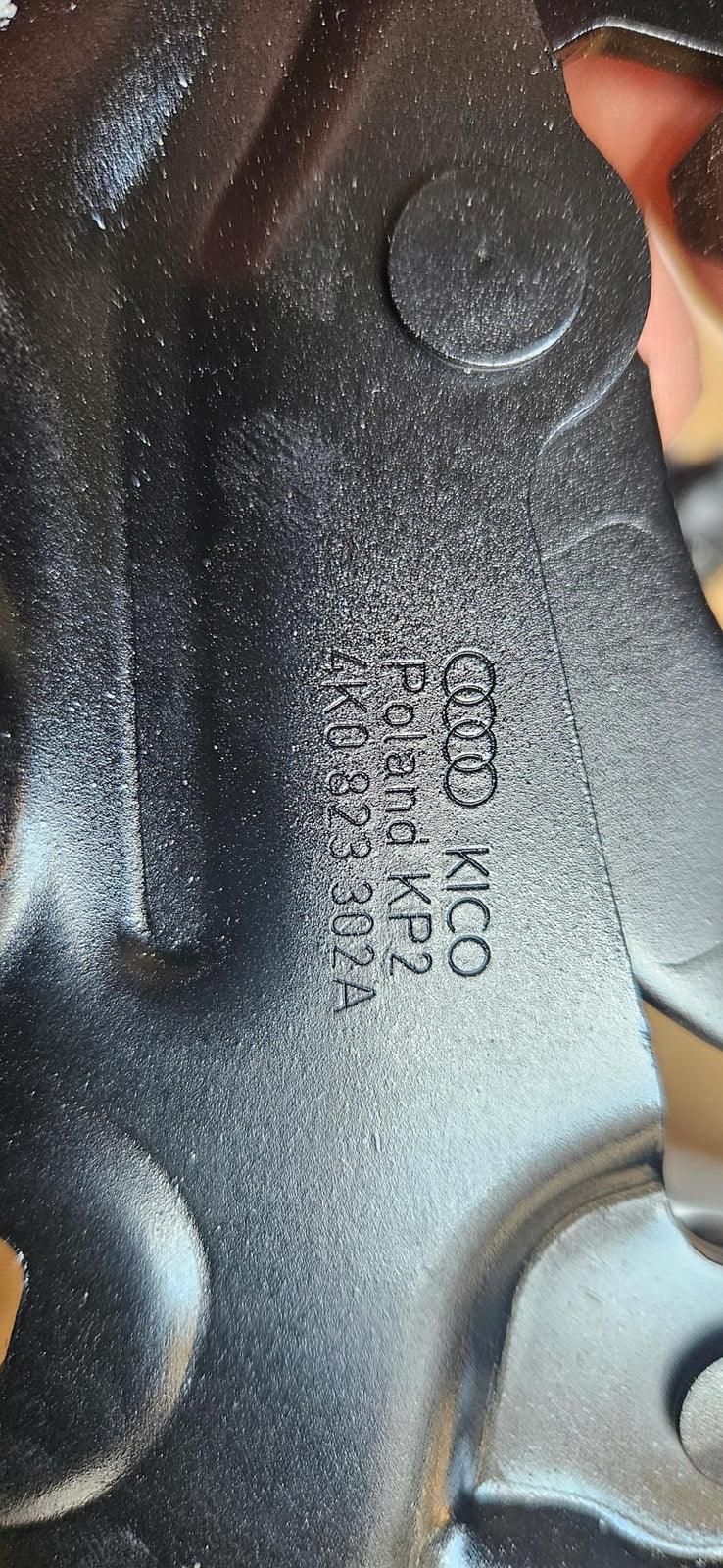 NOWE ORYGINALNE zawiasy maski L+P Audi A6 C8 4K0823301A 4K0823302A + naboje