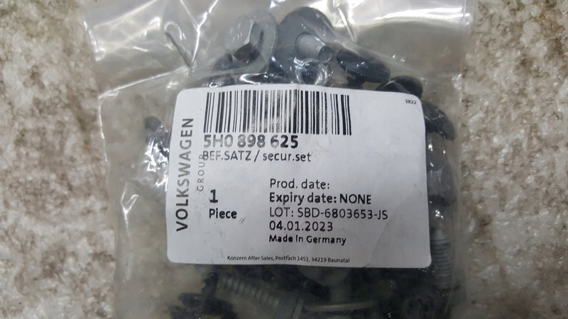 VW GOLF 8 VIII ZESTAW CZĘŚCI MOCUJĄCYCH PRZEDNI BŁOTNIK 5H0898625