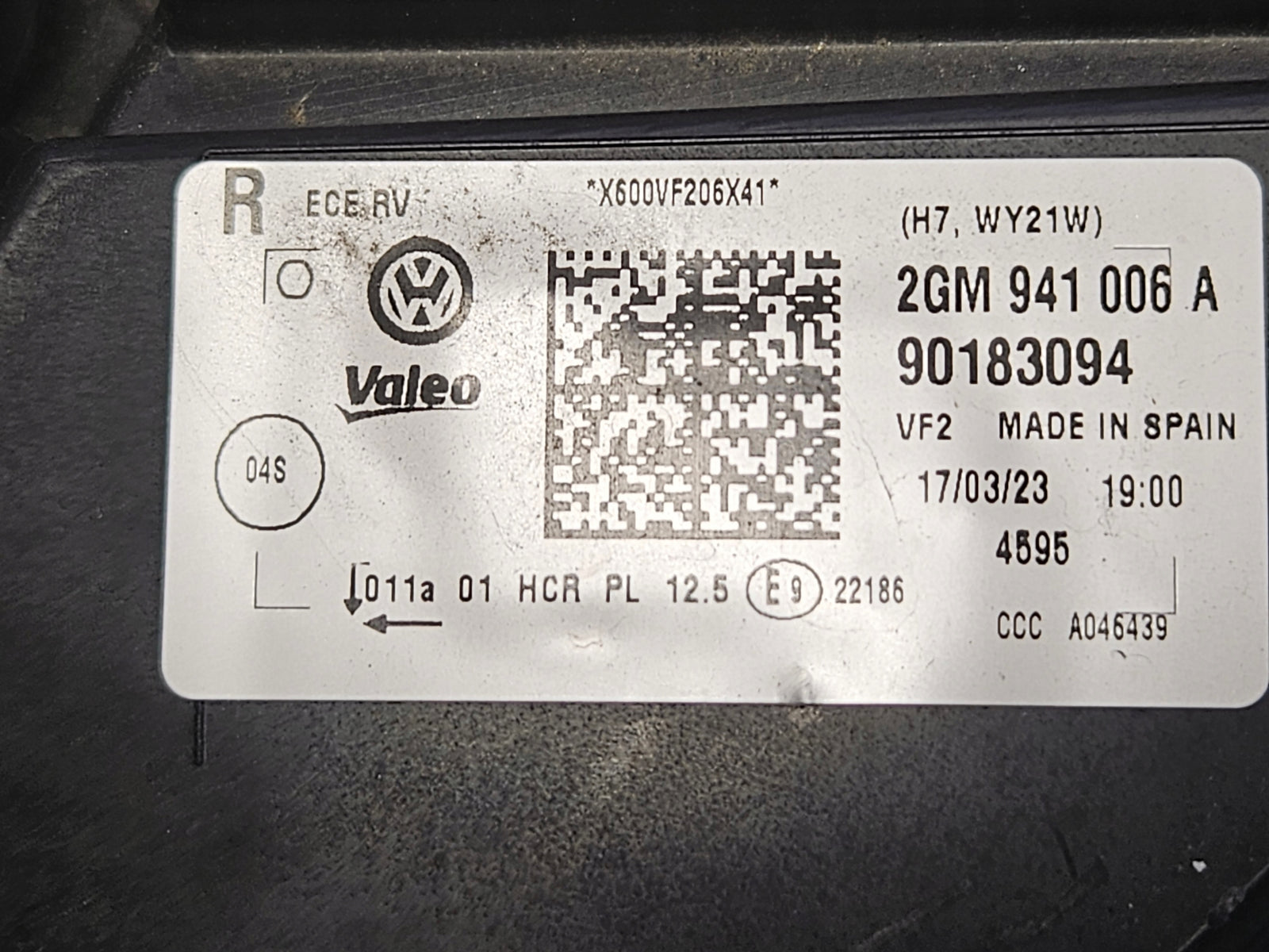 Pr reflektor Vw T-CROS 2GM941006A 2023r demontaż