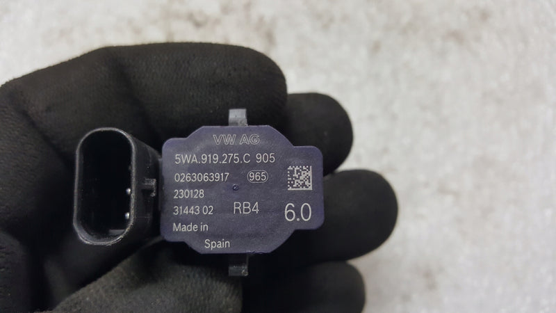 Czujnik parkowania PDC VW AUDI SKODA SEAT 5WA919275C demontaż