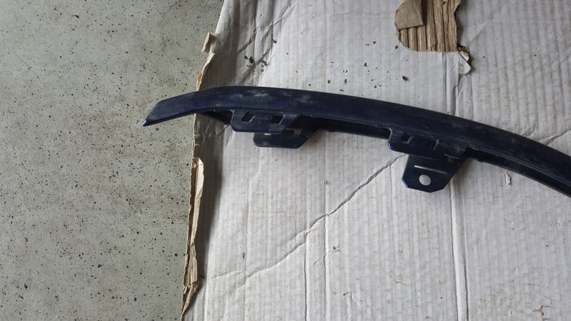 Listwa zderzaka przedniego AUDI A3 8Y0807110A demontaż