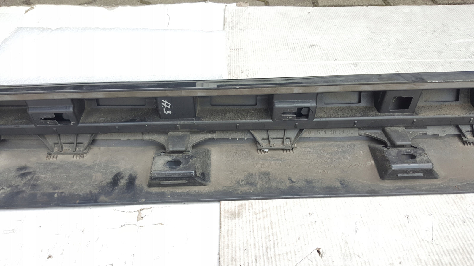 Listwa progowa prawa strona VW PASSAT B8 3G0853858F demontaż