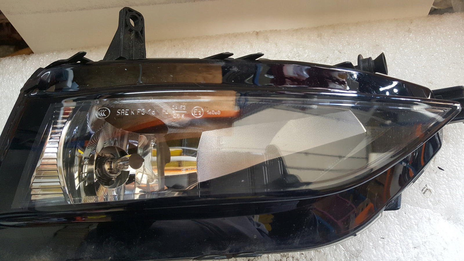 Prawy halogen VW GOLF VII 5G0941662F demontaż