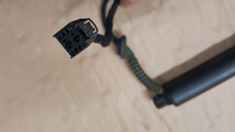SIŁOWNIK TELESKOP KLAPY AUDI A5 8W8 8W8827851E