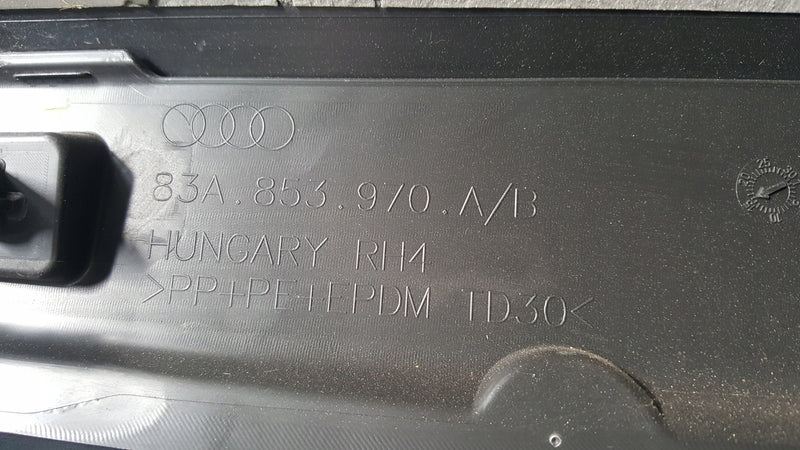 Listwa drzwi prawy tył AUDI Q3 II 83A853970A/B