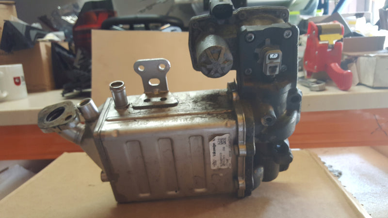 Zawór EGR chłodnica spalin VW 04L131512T demontaż