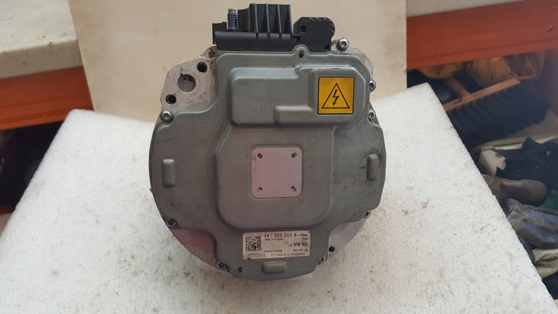 Alternator rozrusznik AUDI A5 (8B) RS6 RS7 RSQ8 4N1903028B demontaż
