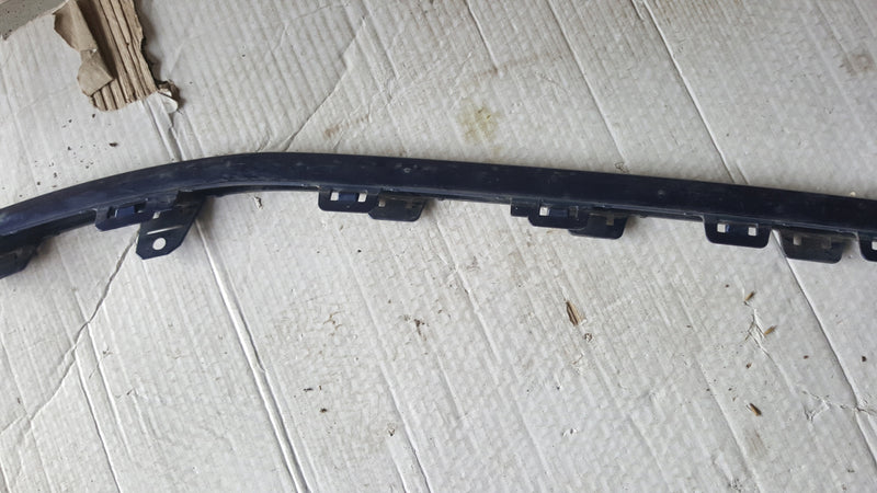 Listwa zderzaka przedniego AUDI A3 8Y0807110A demontaż