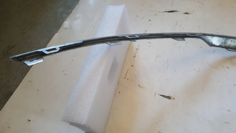 Listwa chrom zderzaka lewy tył VW PASSAT (B8) 3G0853841 demontaż