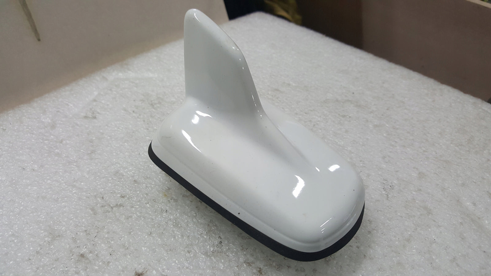Antena dachowa VW TOUAREG AUDI A6 A7 A8 RS6 RS7 RSQ8 4N0035503AF demontaż